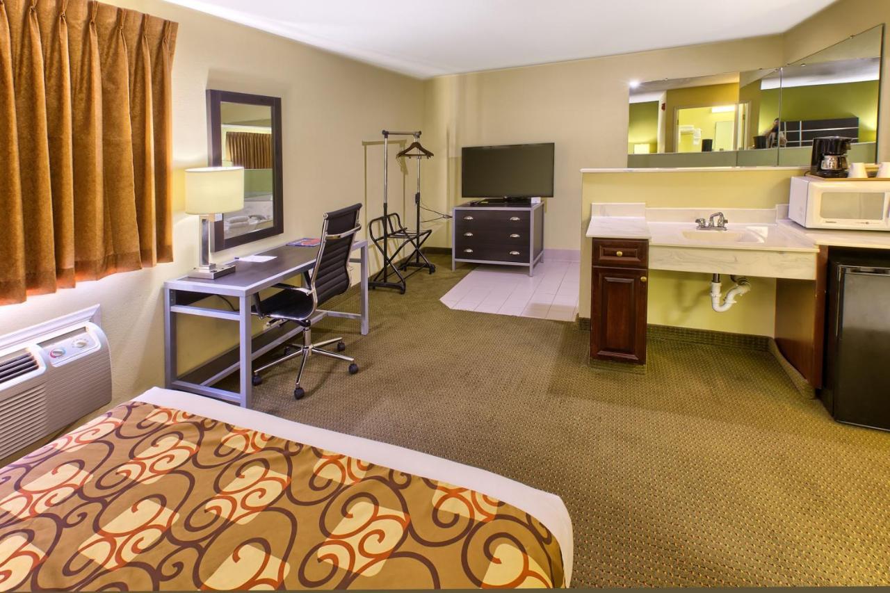 Country Hearth Inn Of Knightdale Екстериор снимка