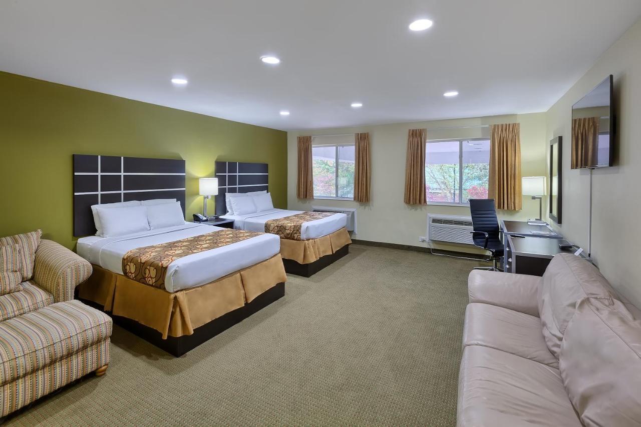 Country Hearth Inn Of Knightdale Екстериор снимка